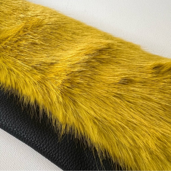 NWT HEURUEH Faux Leather/Faux Fur
Moto jacket - Picture 7 of 10